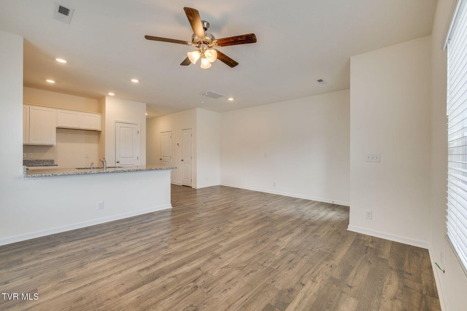 Photo #8: 22 Moon Rock Court