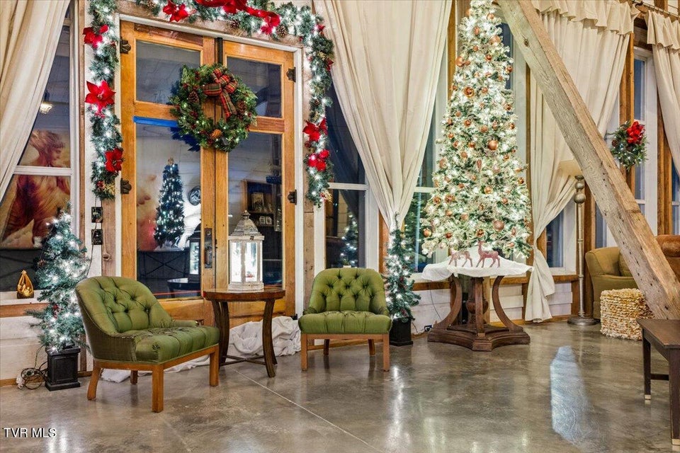 Photo #37: 2752 Knob Creek Road