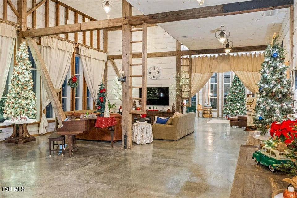 Photo #41: 2752 Knob Creek Road