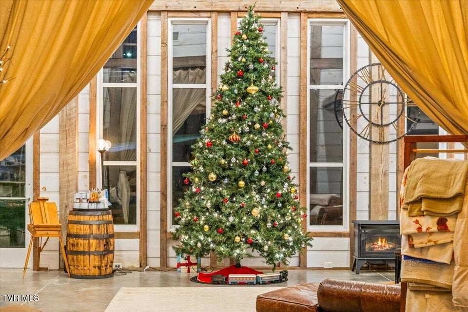 Photo #40: 2752 Knob Creek Road