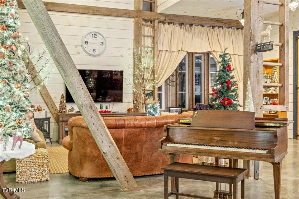 Photo #38: 2752 Knob Creek Road