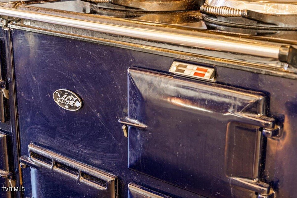 Photo #11: 2752 Knob Creek Road