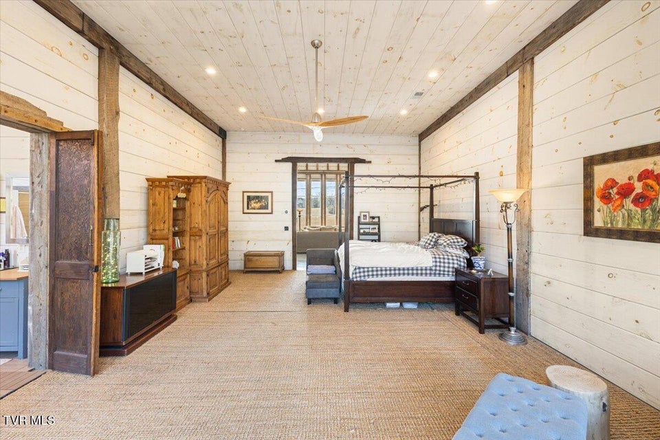 Photo #55: 2752 Knob Creek Road