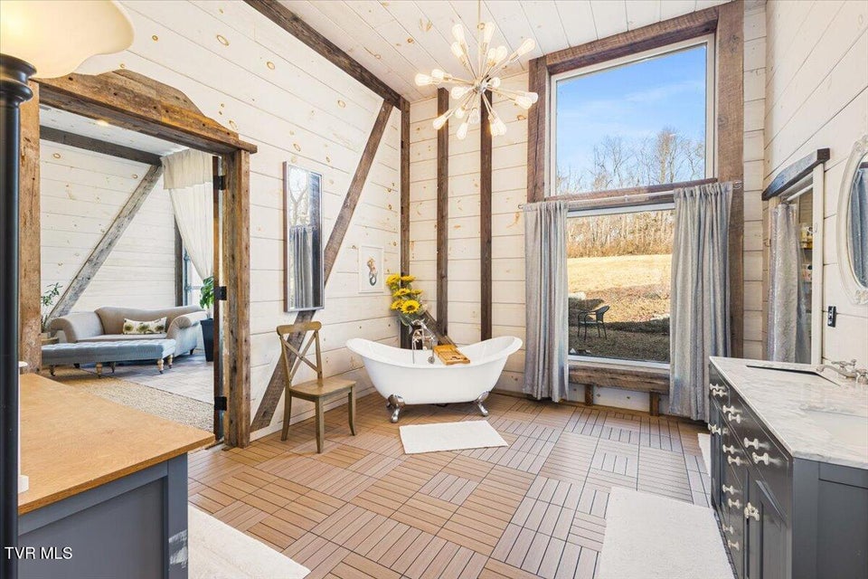 Photo #66: 2752 Knob Creek Road