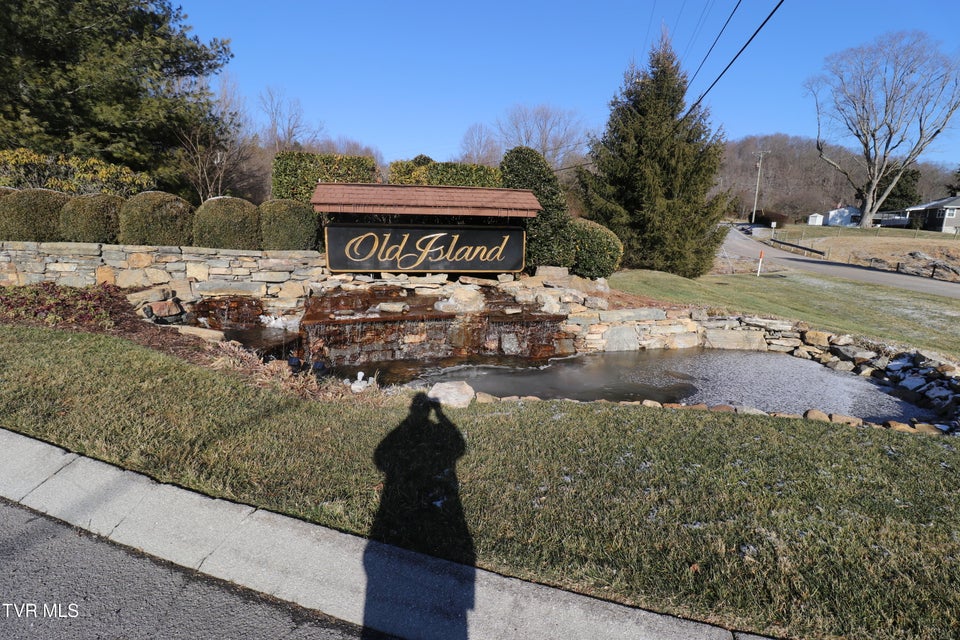 Photo #4: 231 Old Island Trail