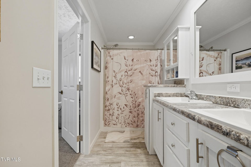 Photo #25: 470 Roaming Drive