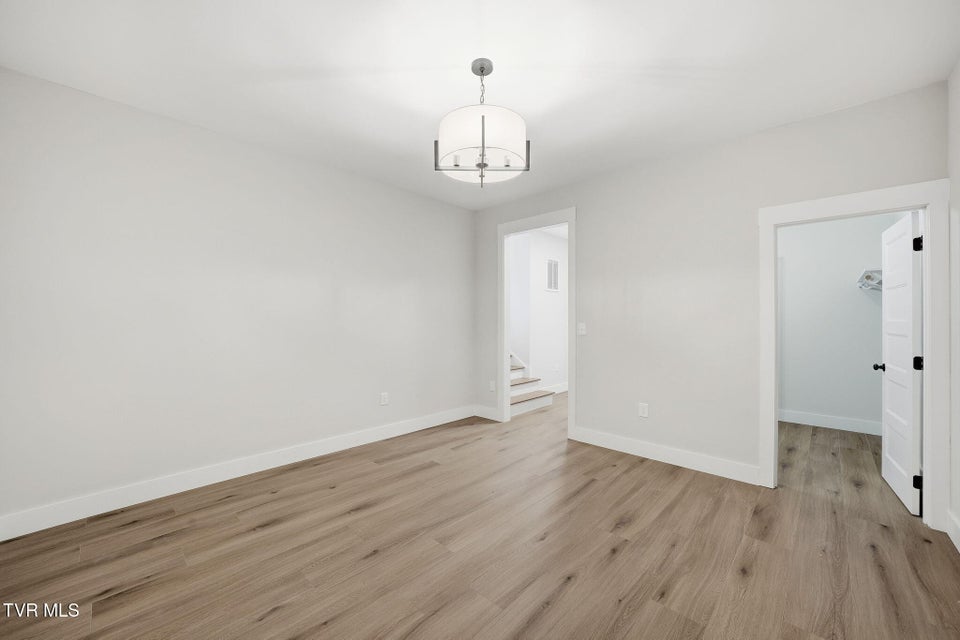 Photo #26: 287 Winston Place