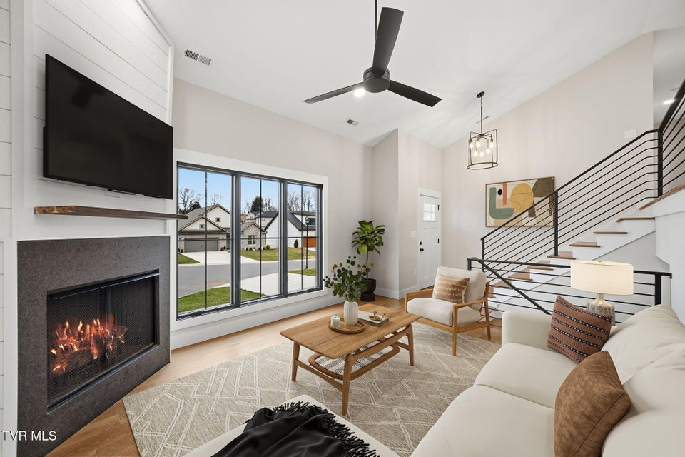 Photo #6: 287 Winston Place