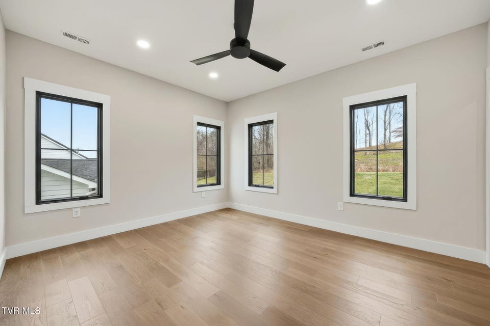 Photo #16: 287 Winston Place