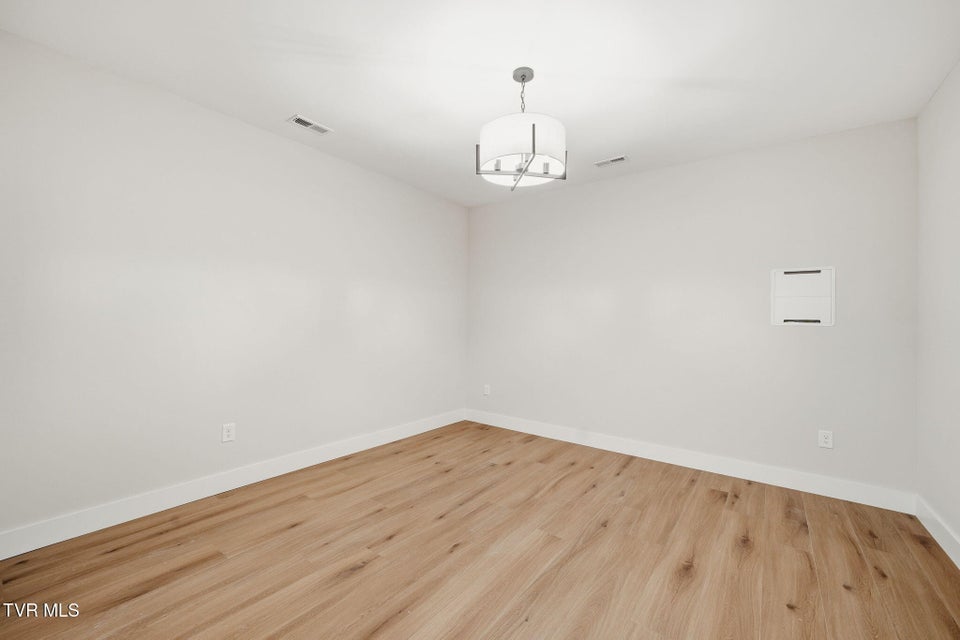 Photo #27: 287 Winston Place