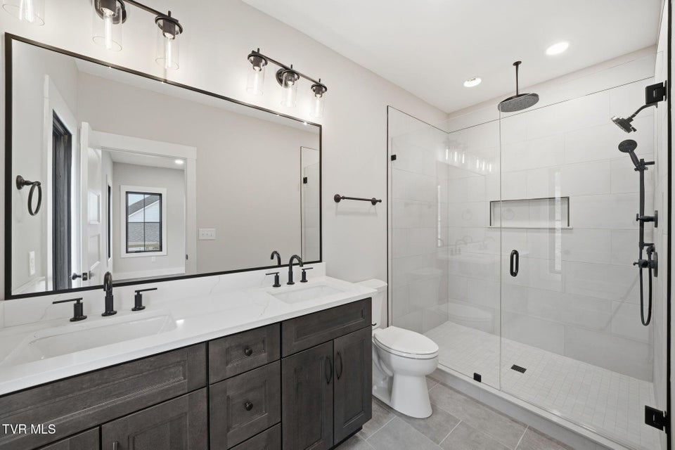 Photo #18: 287 Winston Place