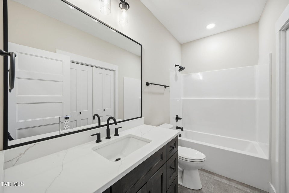 Photo #23: 287 Winston Place