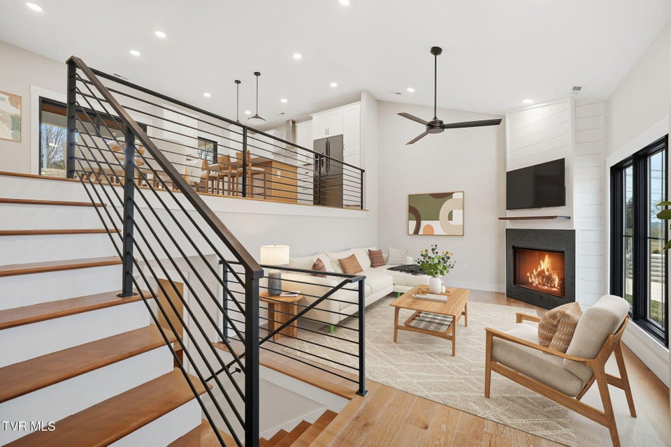 Photo #4: 287 Winston Place