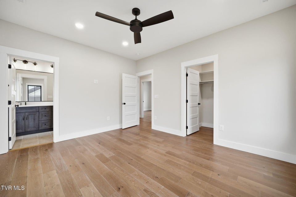 Photo #17: 287 Winston Place