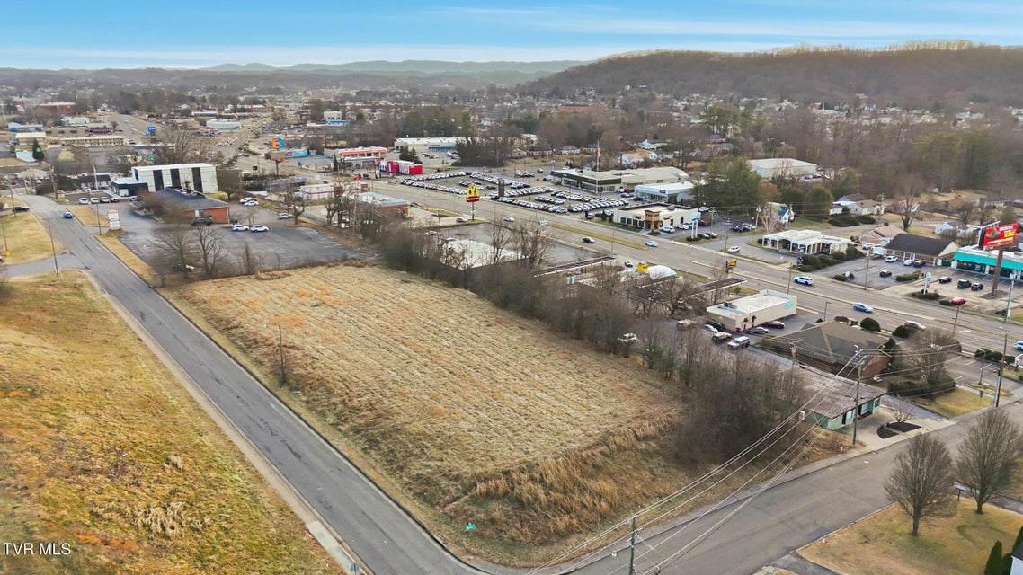 Photo #11: 70 Midway Street