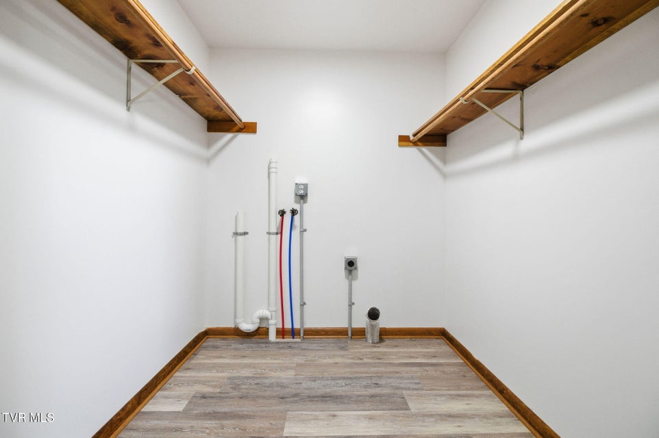 Photo #25: 1530 Easterly Road