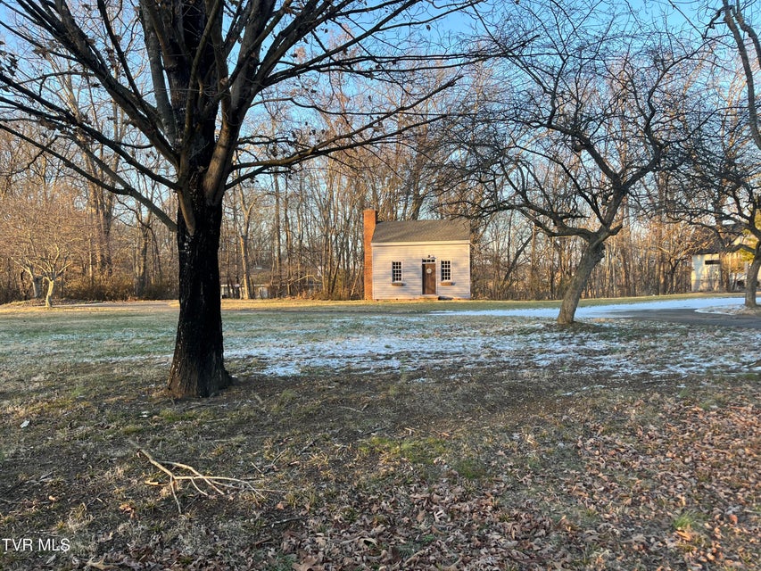 Photo #2: 101 Lexington Court