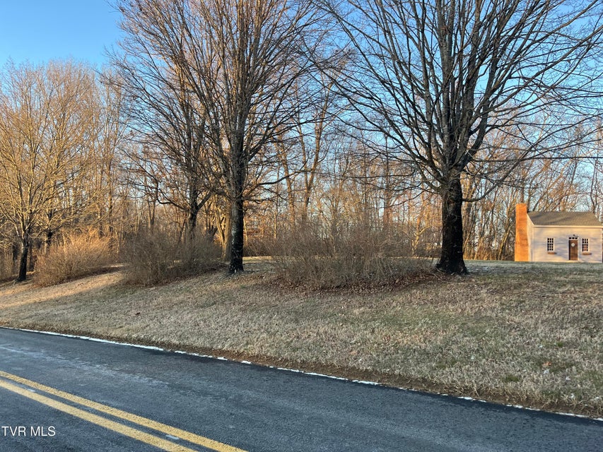 Photo #11: 101 Lexington Court