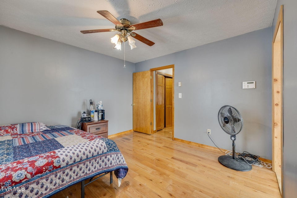 Photo #16: 20483 Hoot Owl Road