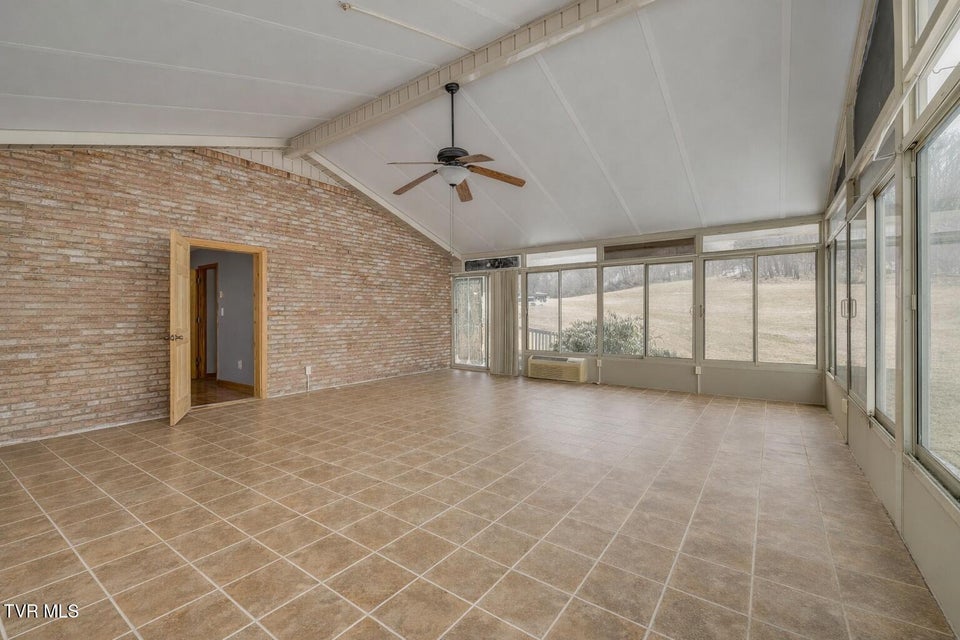 Photo #33: 20483 Hoot Owl Road