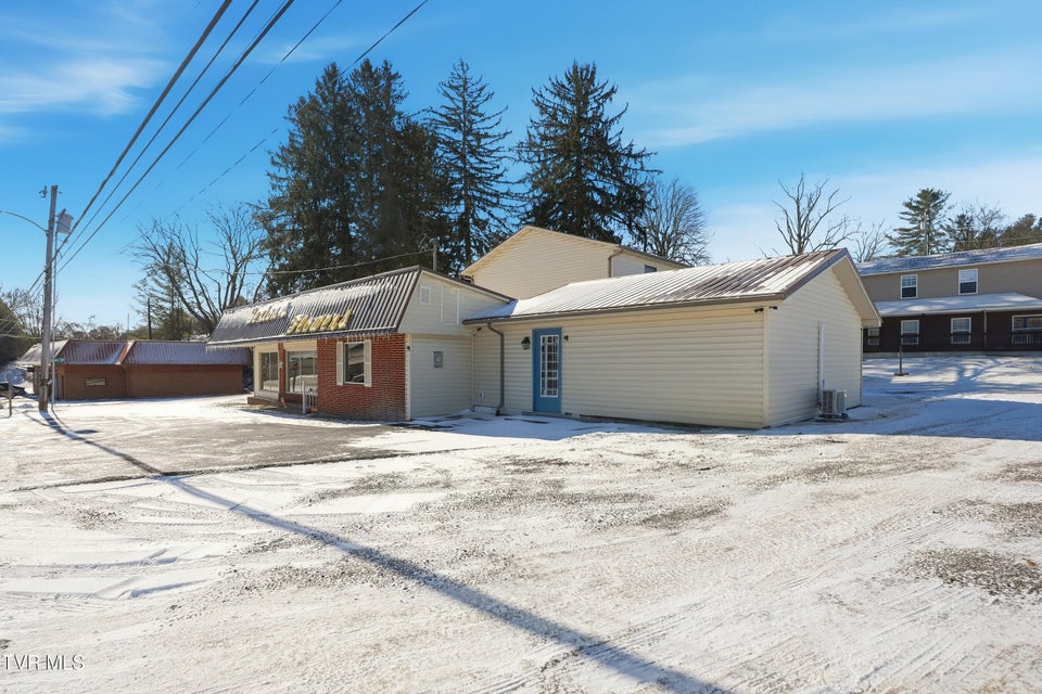 Photo #3: 528 Main Street