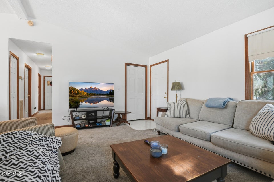 Photo #36: 528 Main Street