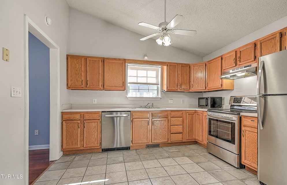 Photo #13: 104 Saint James Place