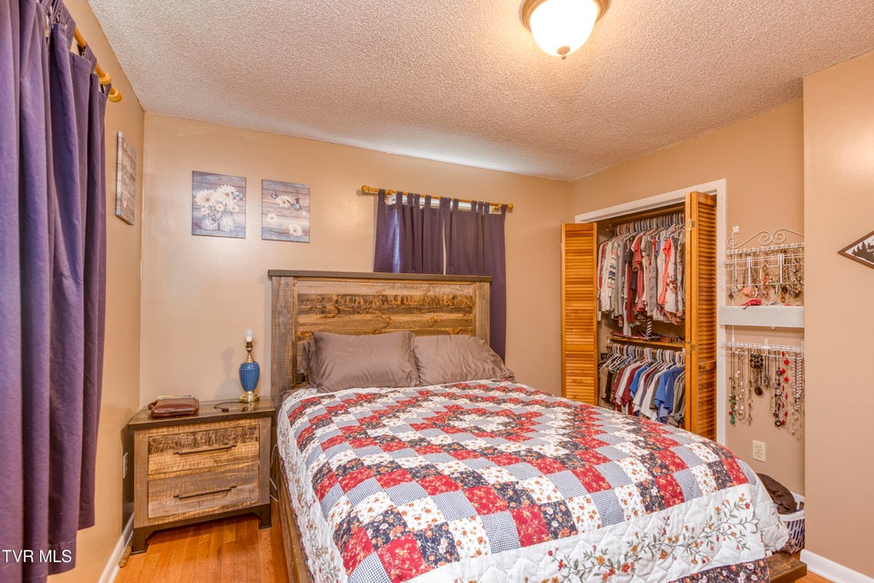 Photo #15: 226 High Oak Drive