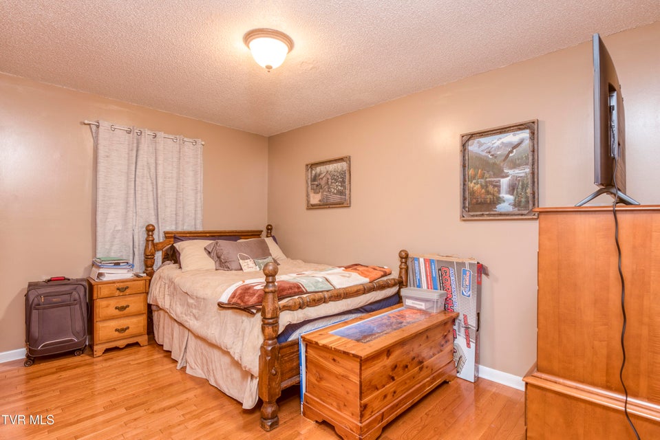 Photo #18: 226 High Oak Drive