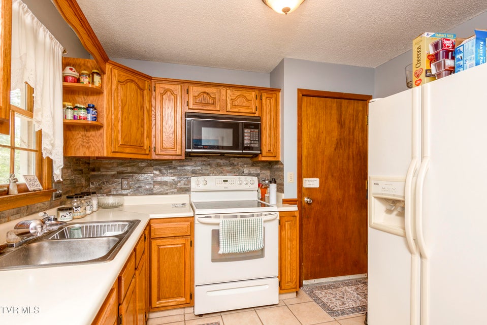 Photo #13: 226 High Oak Drive