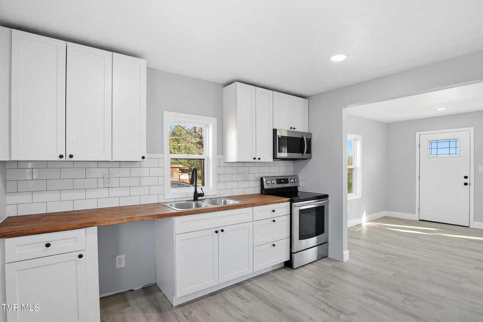 Photo #8: 1040 Tipton Avenue