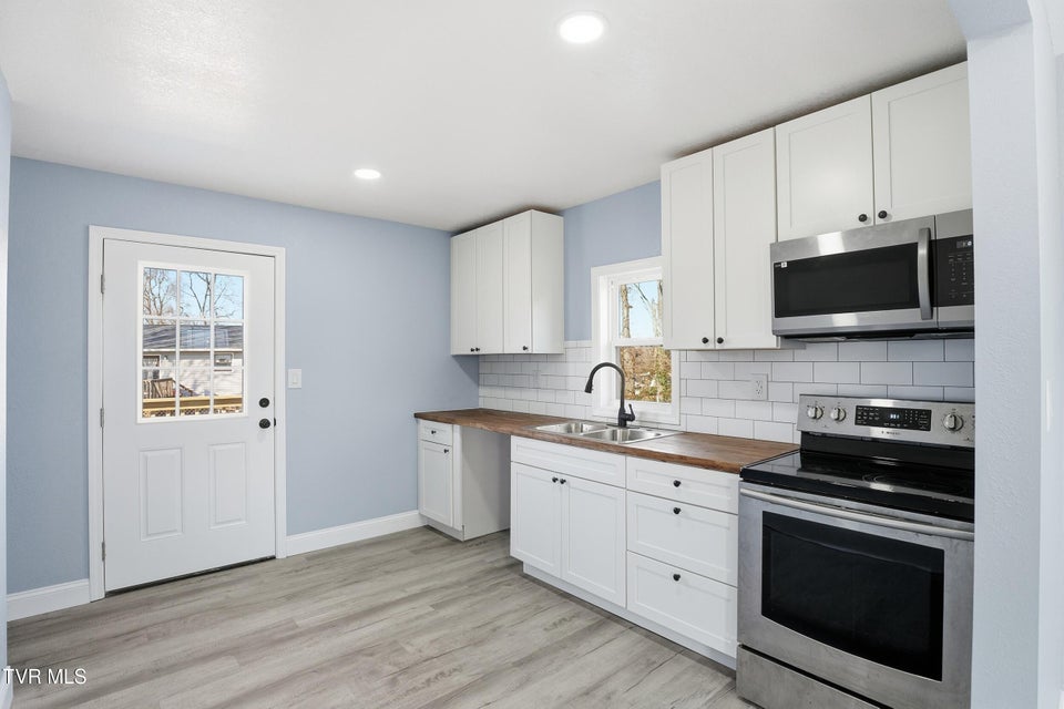 Photo #10: 1040 Tipton Avenue