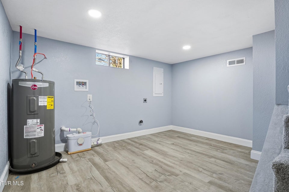 Photo #16: 1040 Tipton Avenue