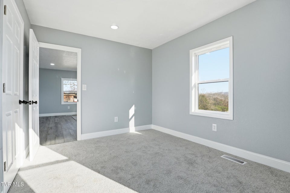 Photo #14: 1040 Tipton Avenue