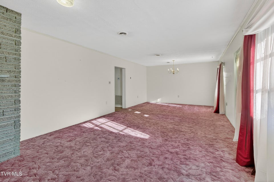 Photo #7: 228 Sioux Road