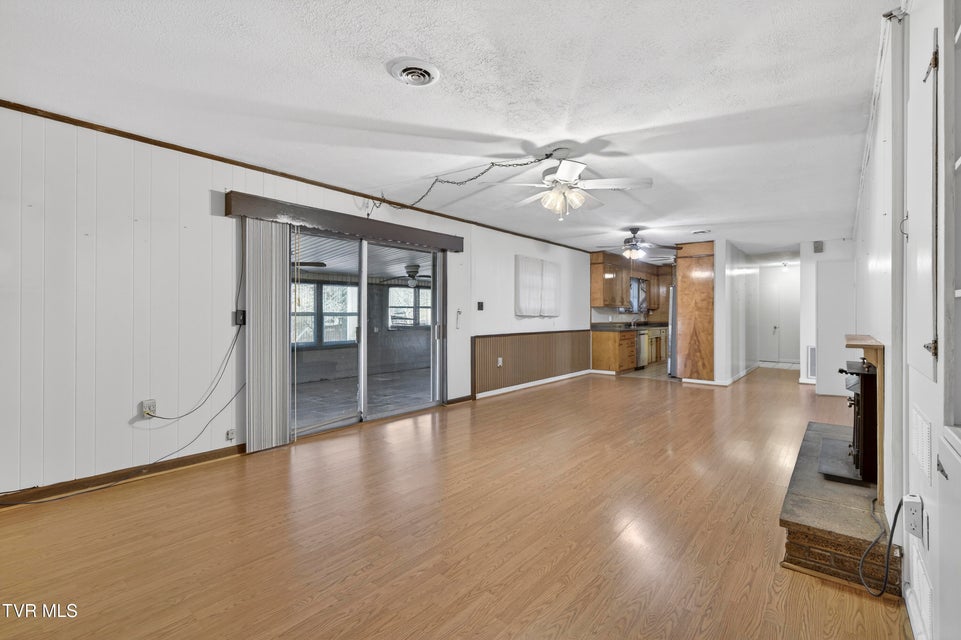 Photo #15: 228 Sioux Road