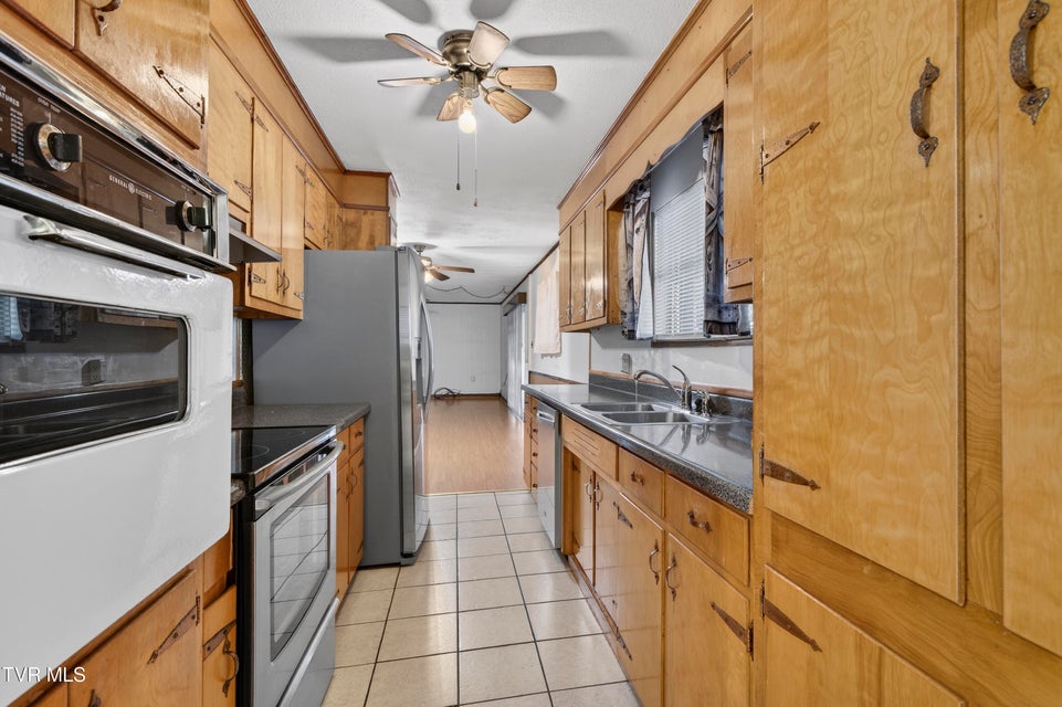 Photo #17: 228 Sioux Road