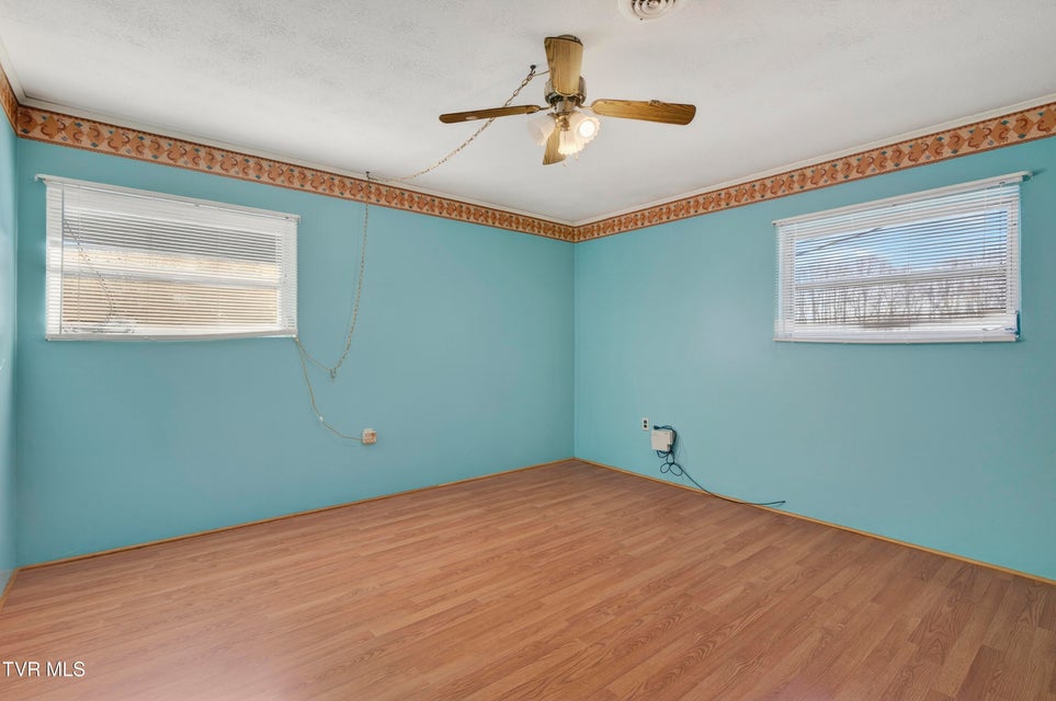 Photo #28: 228 Sioux Road