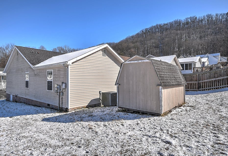 Photo #31: 104 Saint James Place