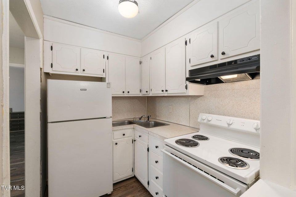 Photo #22: 4033 Harbor Chapel Road