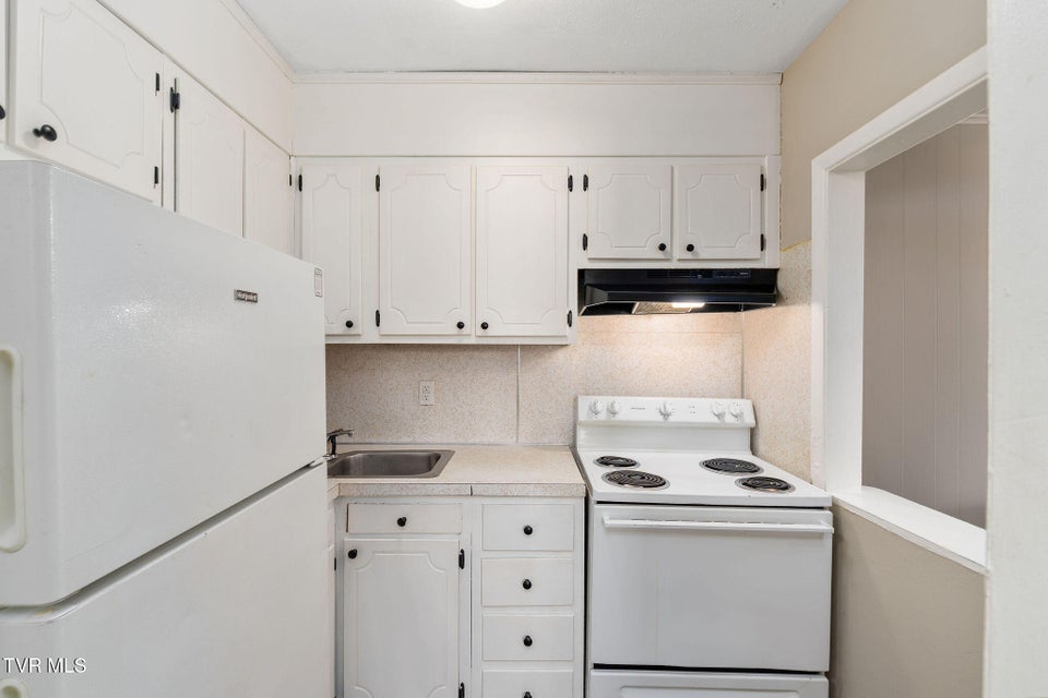 Photo #29: 4033 Harbor Chapel Road