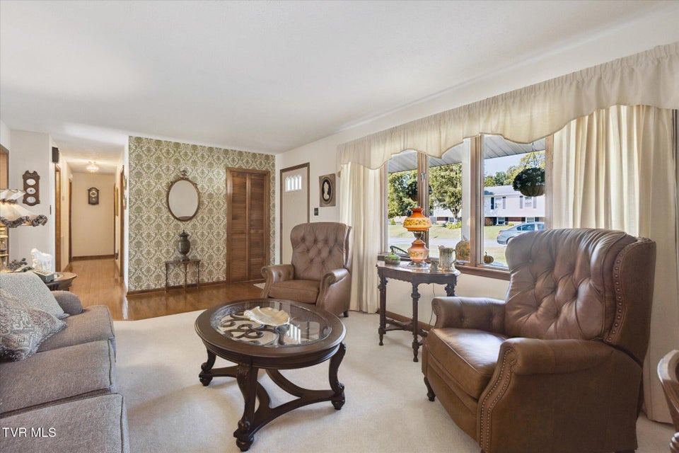 Photo #7: 122 Tiffany Lane