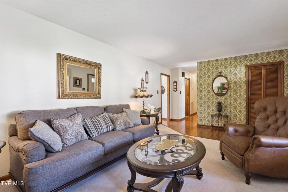 Photo #8: 122 Tiffany Lane