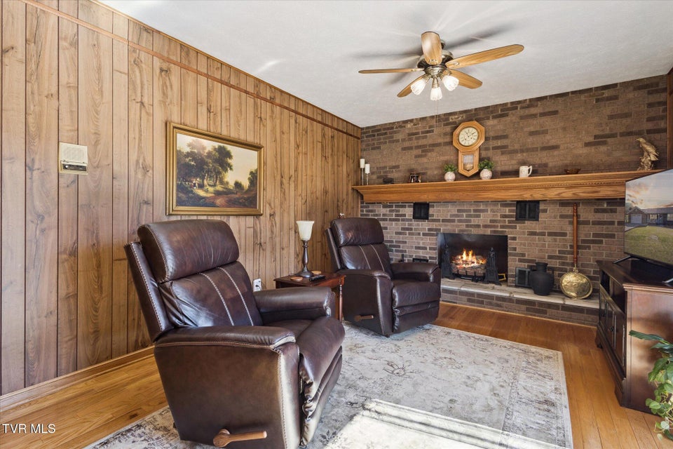 Photo #17: 122 Tiffany Lane