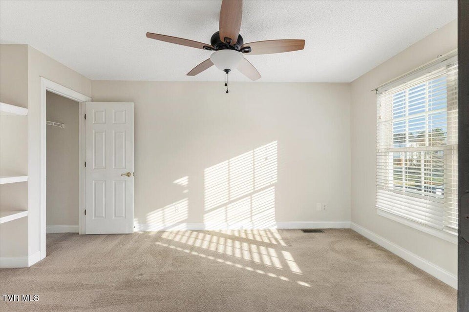 Photo #8: 117 Barefoot Landing Drive