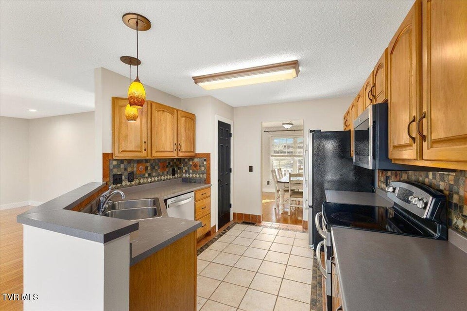 Photo #15: 117 Barefoot Landing Drive