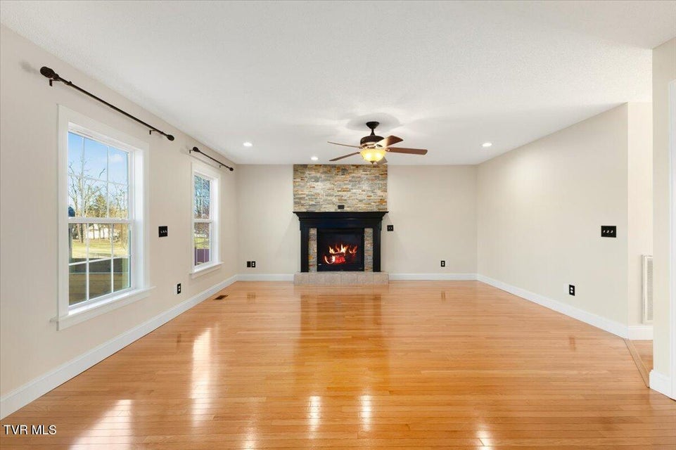 Photo #16: 117 Barefoot Landing Drive