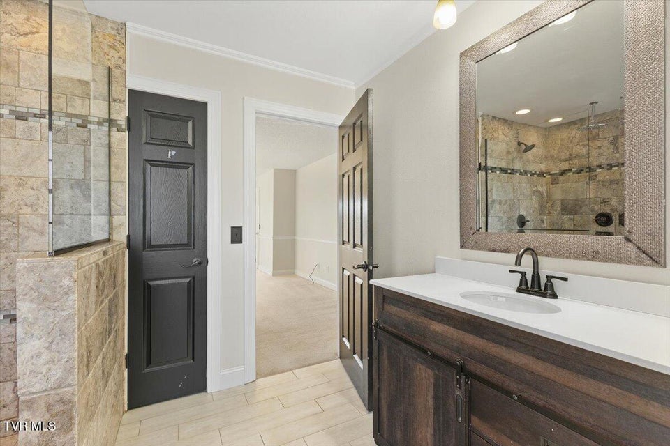 Photo #38: 117 Barefoot Landing Drive