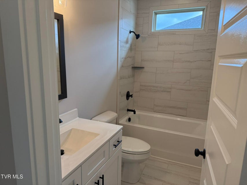 Photo #13: 560 Catalina Court