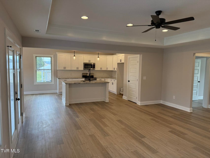 Photo #7: 560 Catalina Court